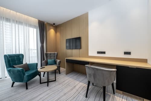 The Grandeur Hotel, Room