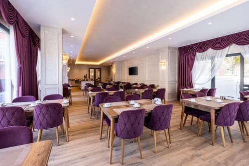 Carina Gold Hotel and Restaurant, Restaurant