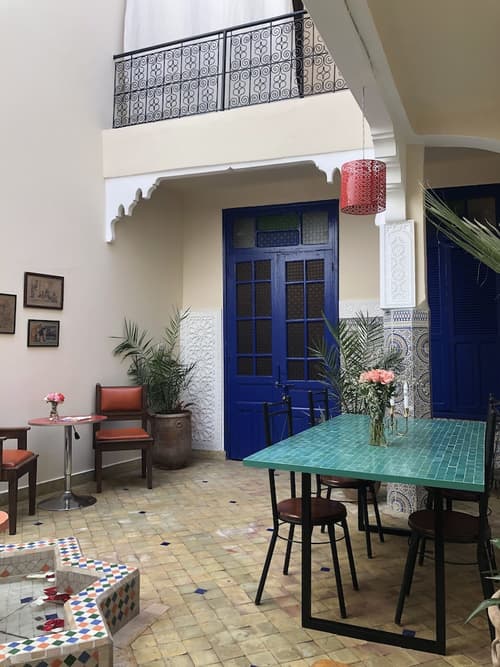 Riad Imndi, Living area