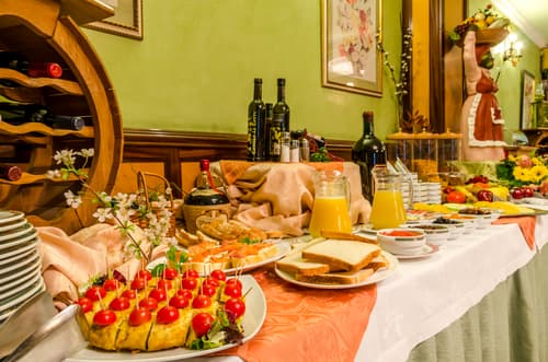 Infanta Cristina, Restaurant