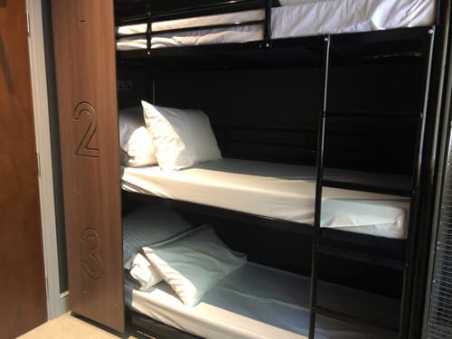 Publove The Steam Engine, Room