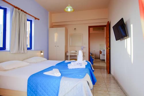 Scorpios Family Rooms, 