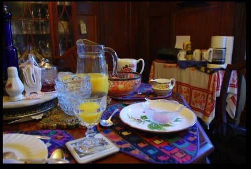 Pimblett&apos;s Downtown Toronto B&B, 