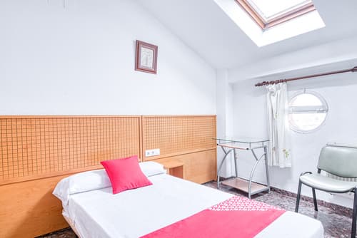 OYO Hostal Nova Picanya, 