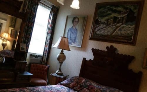 Pimblett&apos;s Downtown Toronto B&B, 