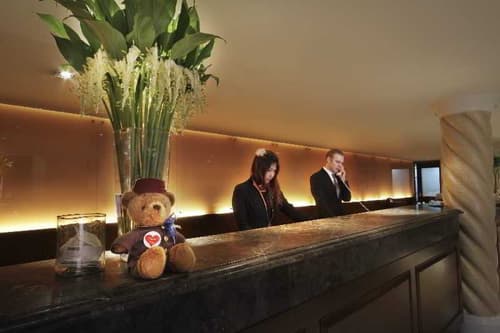 Rembrandt Hotel & Suites Bangkok, COM