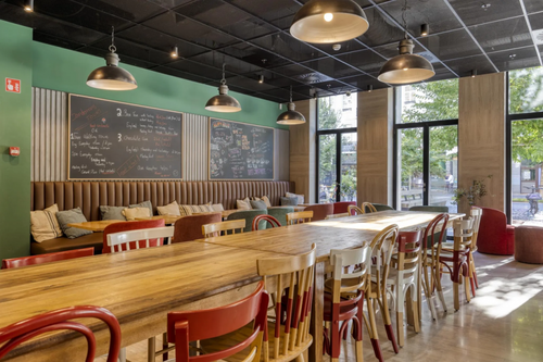 LATROUPE Grand Place Hostel, 