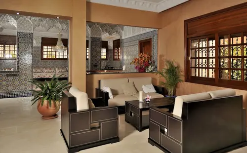 Lhostel, Lobby sitting area