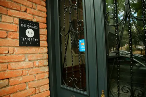 Tea for Two, General view