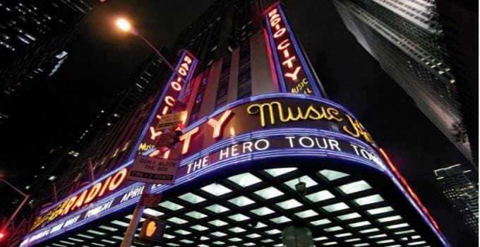 East West Adventure - Hotel in Downtown Los Angeles