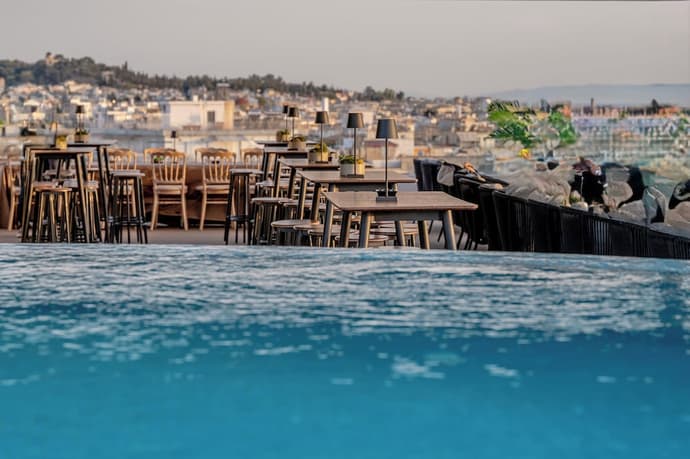 Candia Hotel, Primary image