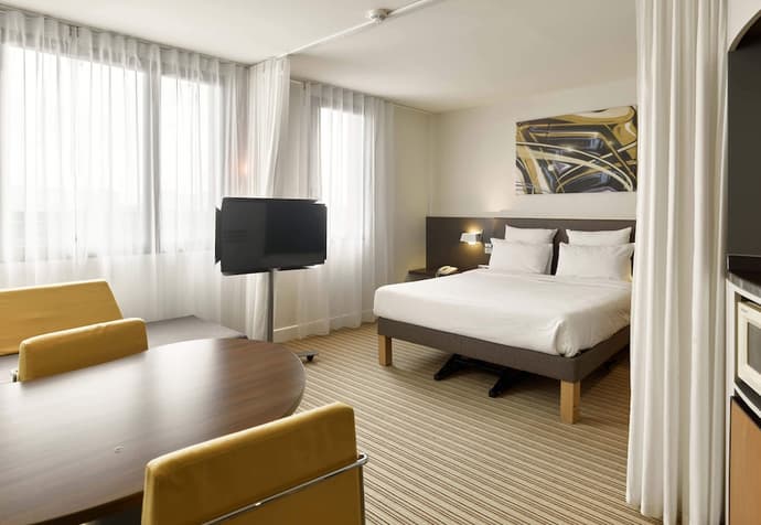 B&B HOME Vélizy Est, Primary image