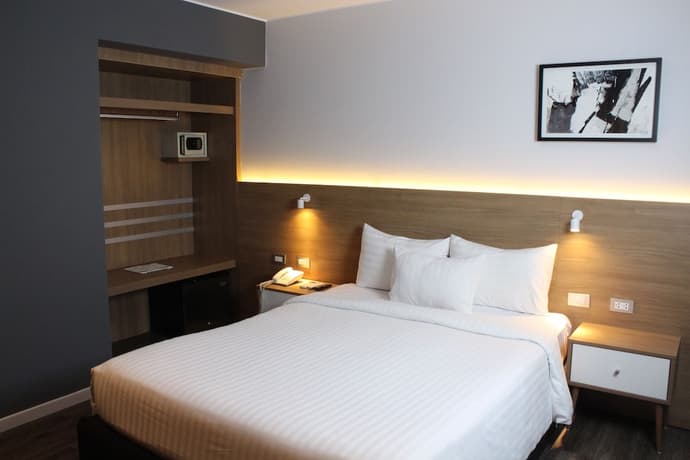 Habitat Hotel, Primary image