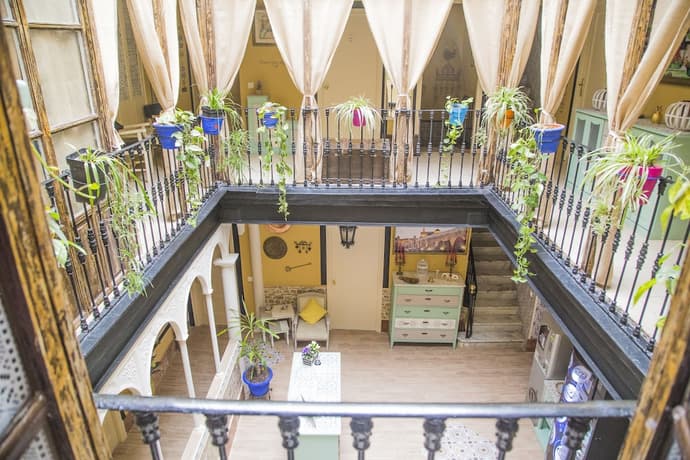 Pension Internacional, Primary image