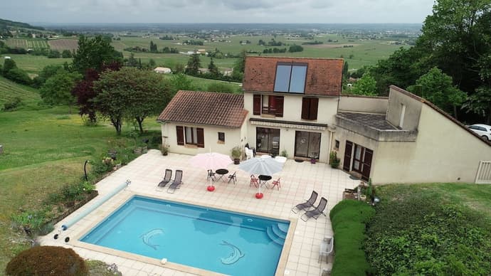 En Rouge et Noir, Primary image