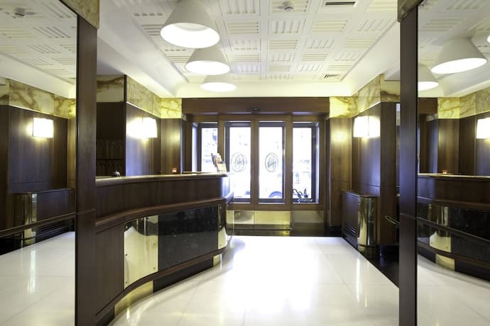 Hotel Naples, Primary image