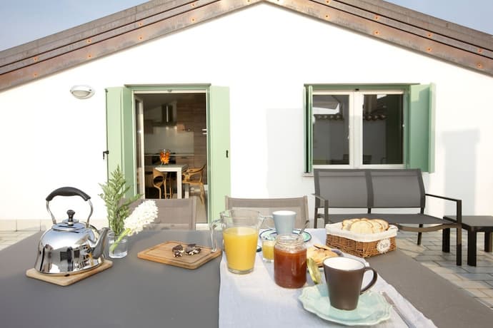 Mariposa Apartments, Primary image