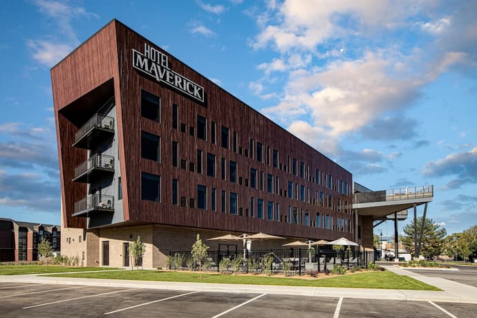 Hotel Maverick, Primary image