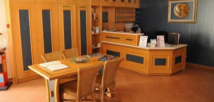 Veronica Hotel, Lobby