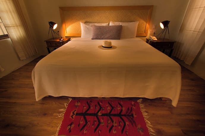 Hotel Trebol, Primary image