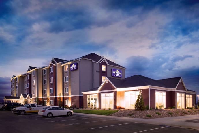 Microtel by Wyndham Vernal / Naples, Primary image