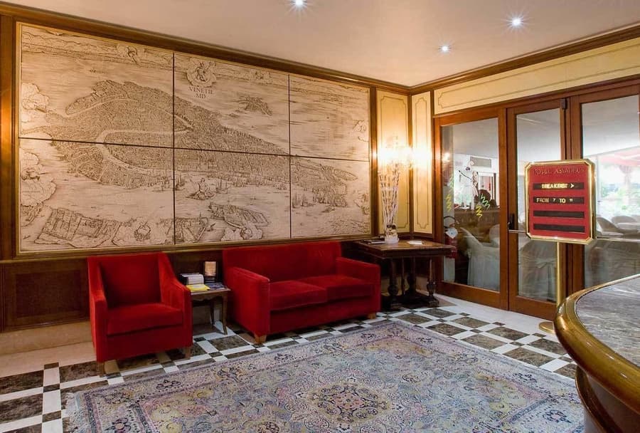 Amadeus Hotel