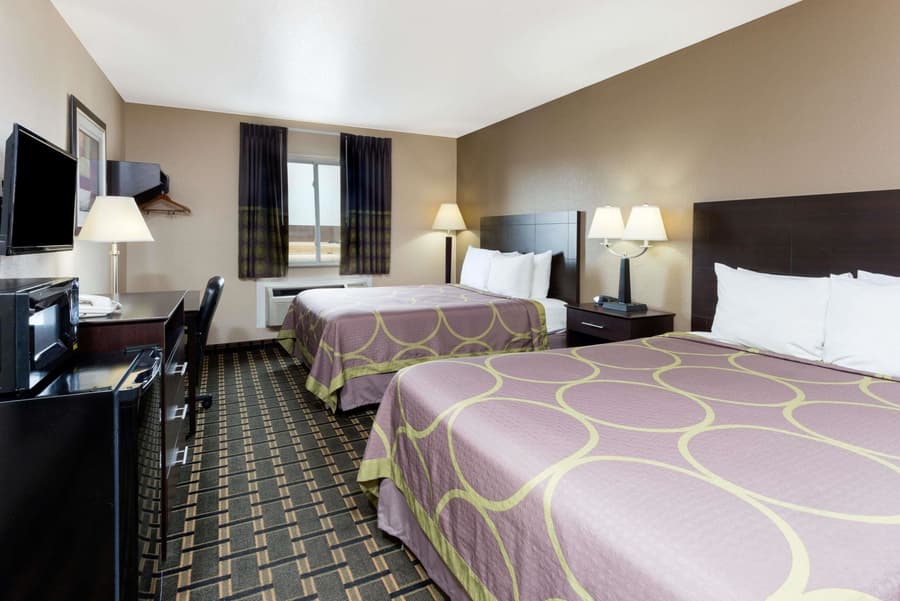 Super 8 by Wyndham Springfield East