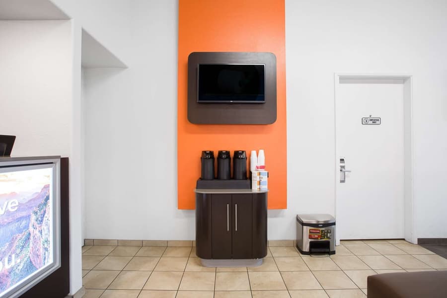 Motel 6 Kingman, AZ - Route 66 West