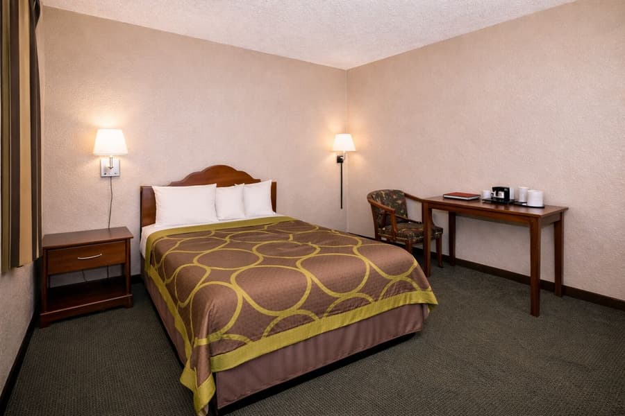 Super 8 by Wyndham Gallup