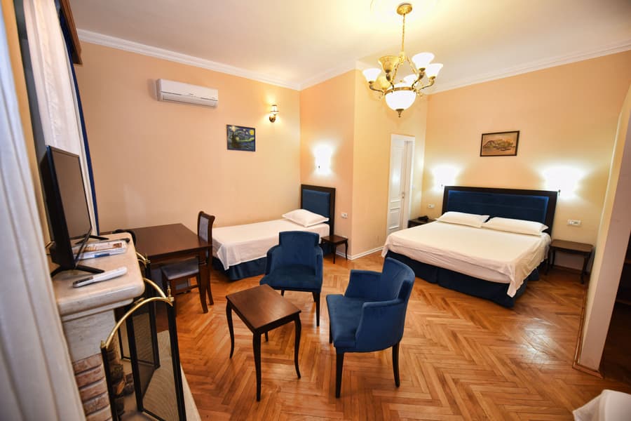 Rose Garden Hotel