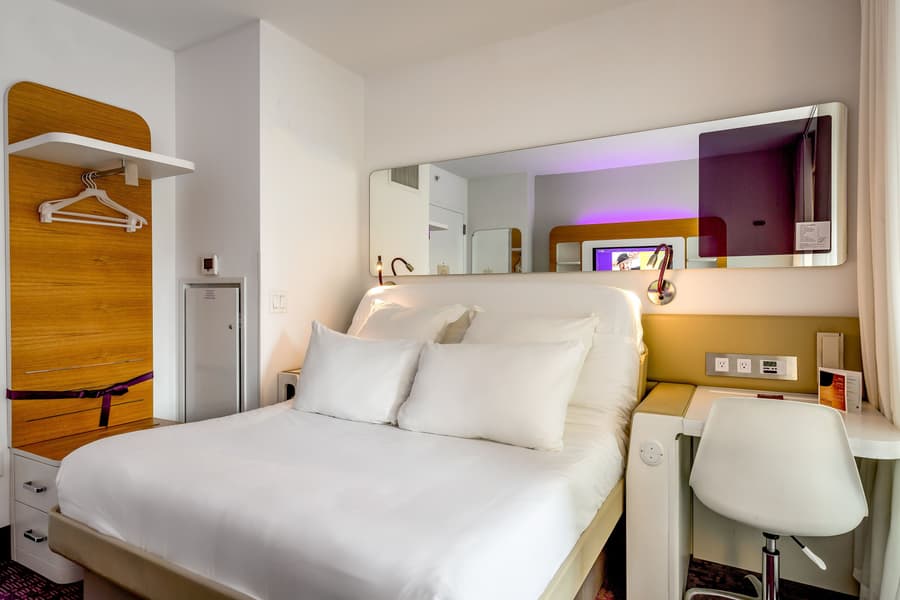 YOTEL New York Times Square