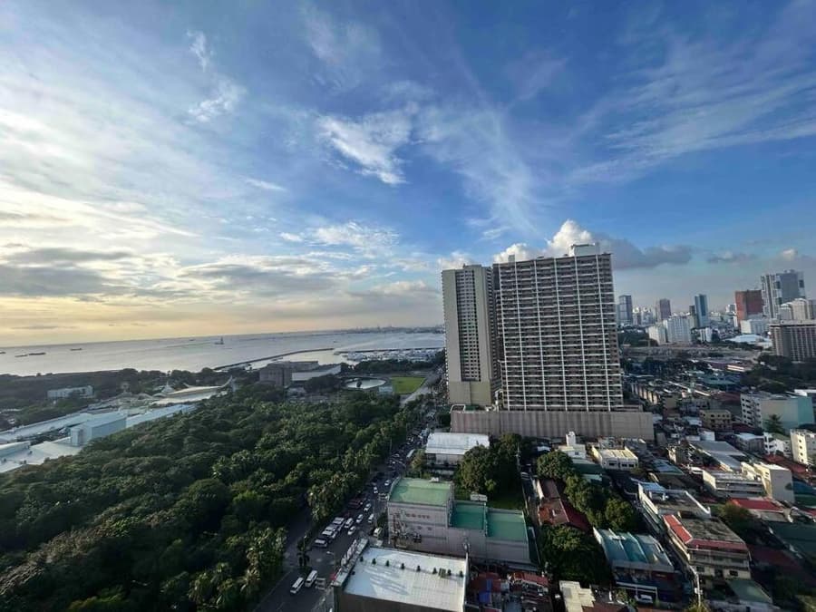 Condo with Bayview in Manila (along Roxas Boulevard)